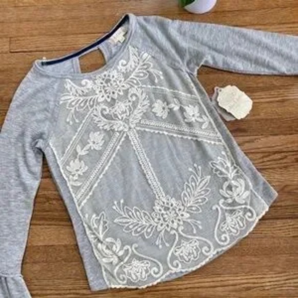 NWT Altar’d State Lace Overlay Long Sleeves Bell Cuffs Top Heather Gray Size S - Picture 2 of 12
